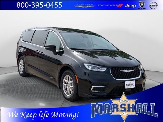 2024 Chrysler Pacifica Touring L in Diamond Black Crystal Pearlcoat — front three-quarter view